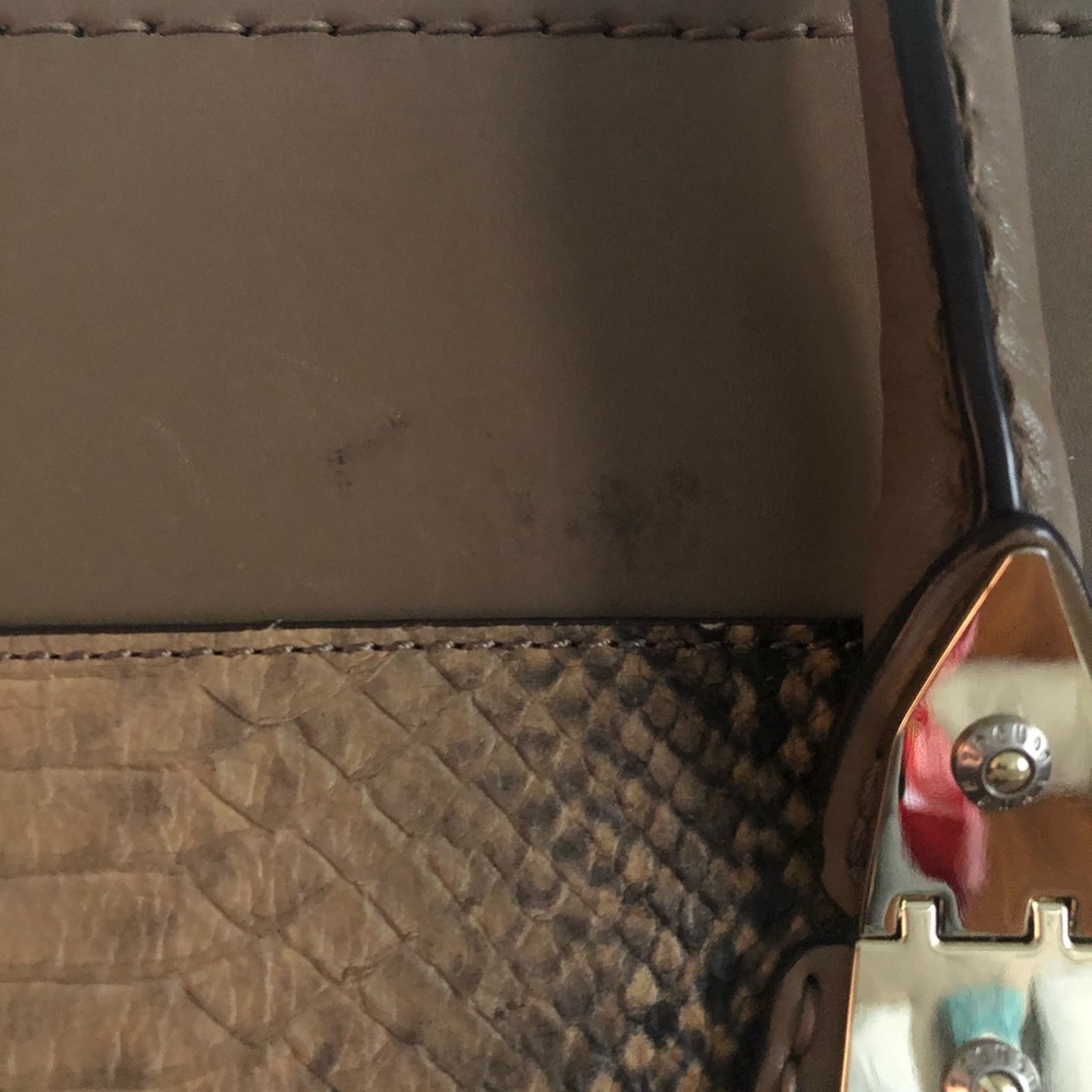 Rare Henri Bendel A List Flap Satchel - Picture 3 of 5